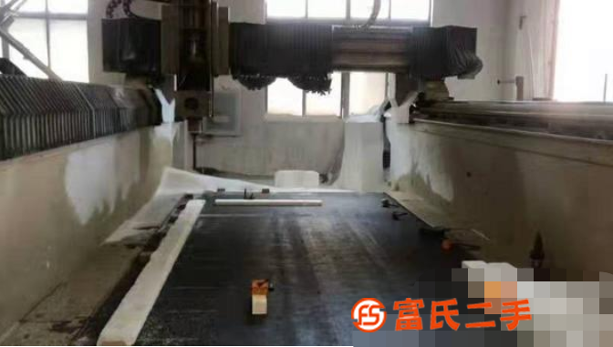轉(zhuǎn)讓工廠轉(zhuǎn)型低價處理二手{2.5乘5米數(shù)控龍門鉆床