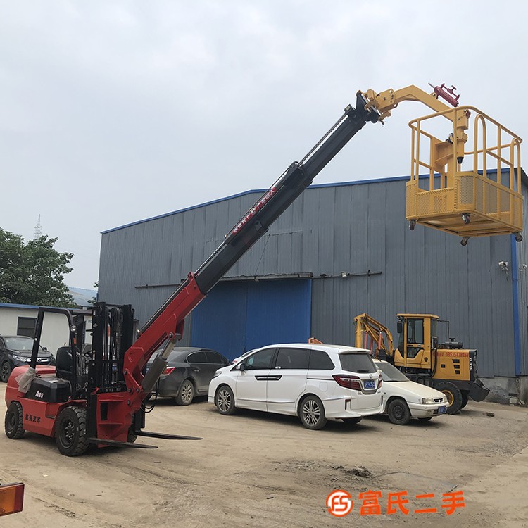 叉車(chē)帶吊臂 5噸叉車(chē)飛臂吊