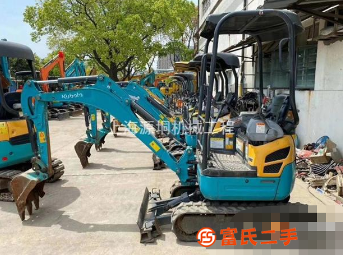 轉(zhuǎn)讓二手微型果園挖機(jī)13 15 20 35小松久保田洋馬