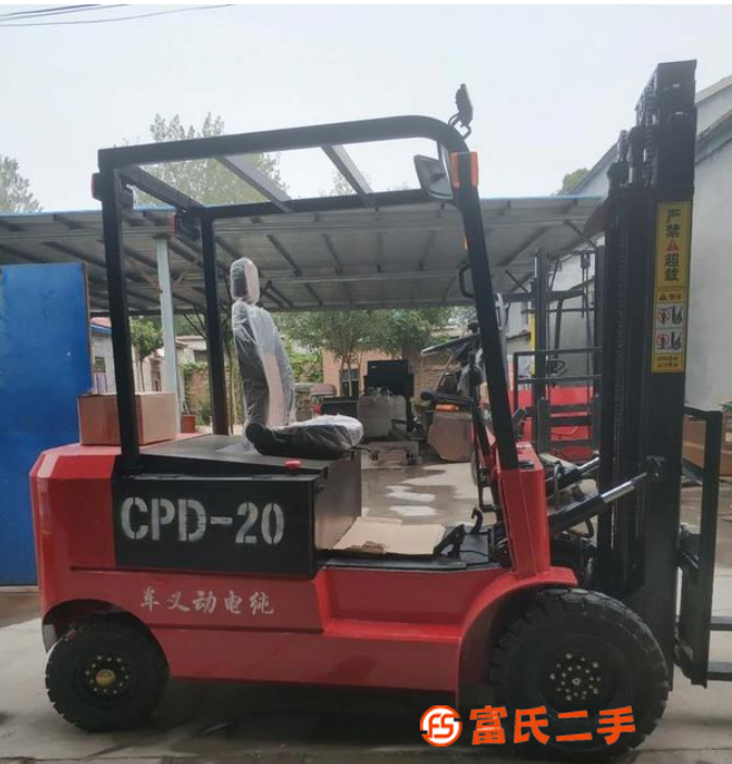 低價出售1噸1.5噸電動小型叉車