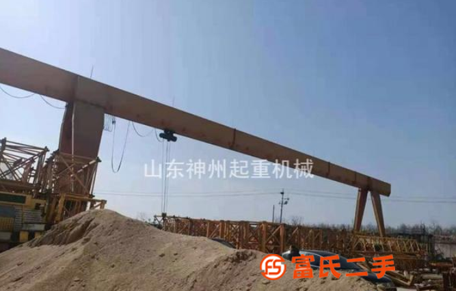轉讓正常使用的10噸龍門起重機跨度42米，外懸各5米高度9米