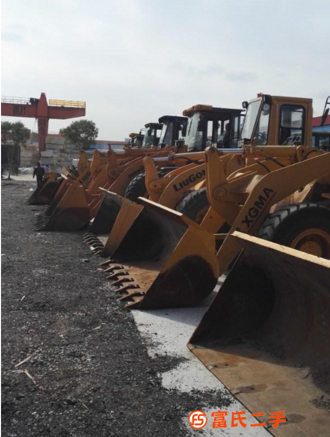 低價出售新款二手裝載機855、856、50CN、