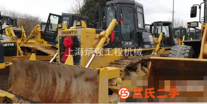 全國(guó)送貨上門(mén)轉(zhuǎn)讓二手160、220、320推土機(jī)200多臺(tái)可