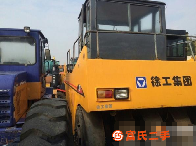 轉讓急需處理二手閑置徐工26噸 30噸膠輪 262震動壓路機
