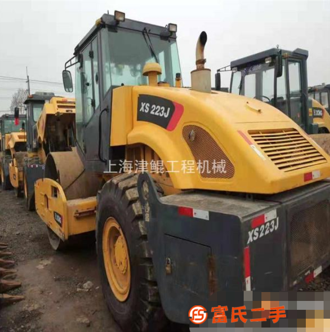 轉(zhuǎn)讓二手22噸壓路機(jī)26噸壓土機(jī)南京市場(chǎng)供應(yīng)