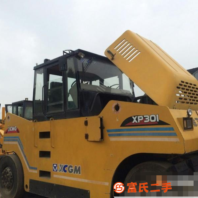 轉讓急需處理二手閑置徐工26噸 30噸膠輪 262震動壓路機