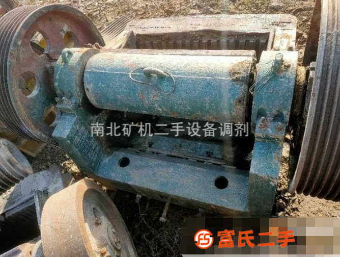 出售300×1米三鄂式破碎機(jī)