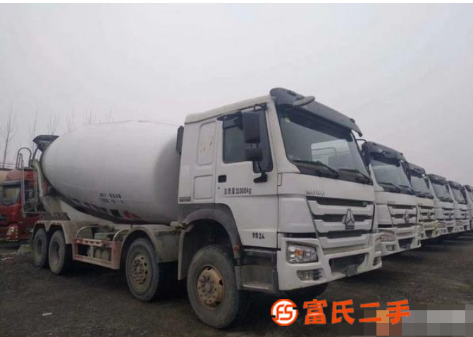 低價轉讓多臺二手國四.國五.國六后八輪.前四后八水泥罐車