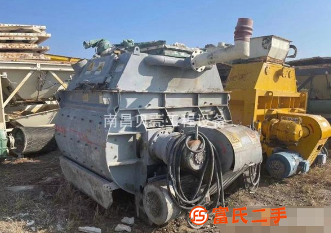 轉讓2015年三一重工雙120樓攪拌站兩套,四個100噸
