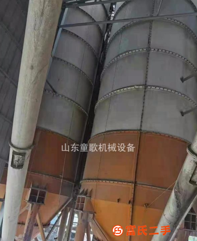 出售4個200噸片裝水泥罐,