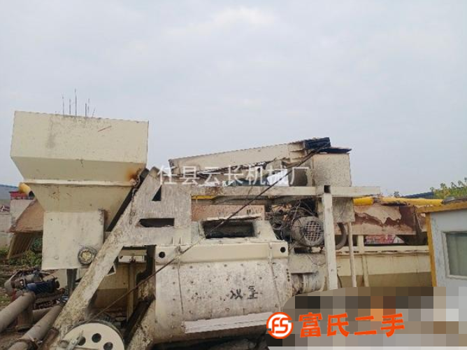 轉(zhuǎn)讓雙星75攪拌站一套。