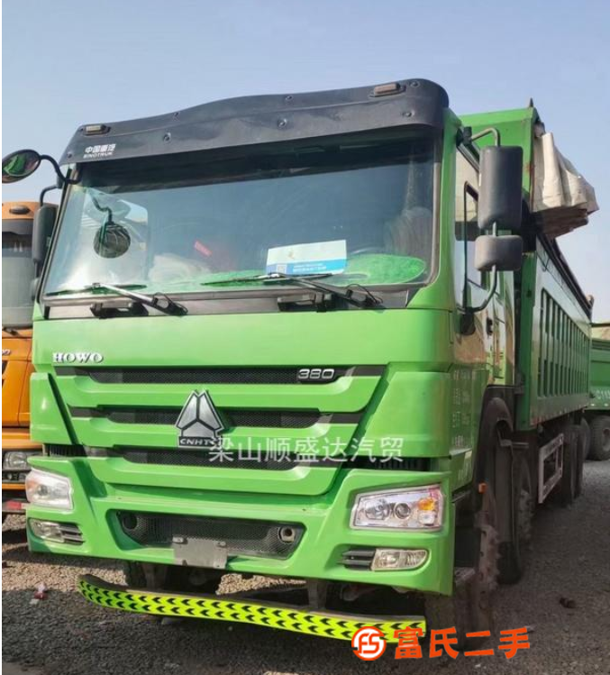 轉讓19年跑車，豪沃前四后八輪，自卸車，車長8.6米，高