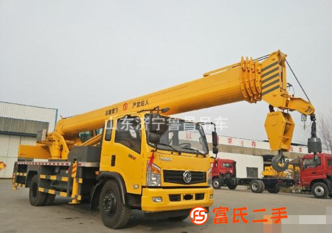 轉(zhuǎn)讓6噸小吊車(chē)價(jià)格抓木機(jī)