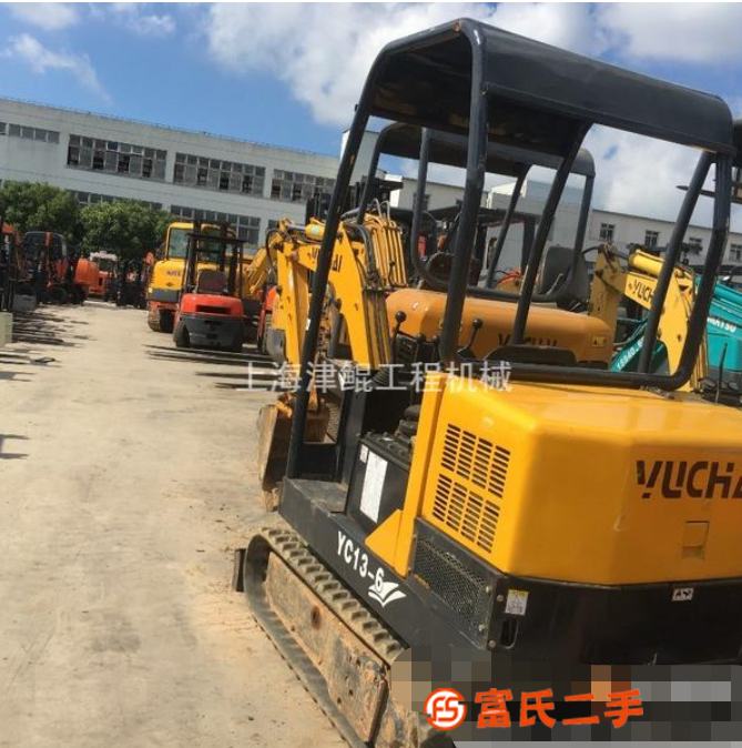 轉(zhuǎn)讓除草挖溝機(jī)二手玉柴13/25/35小挖掘機(jī)