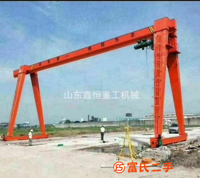 低價出售二手32噸龍門吊，水泥房子專用跨度20米，提升12米