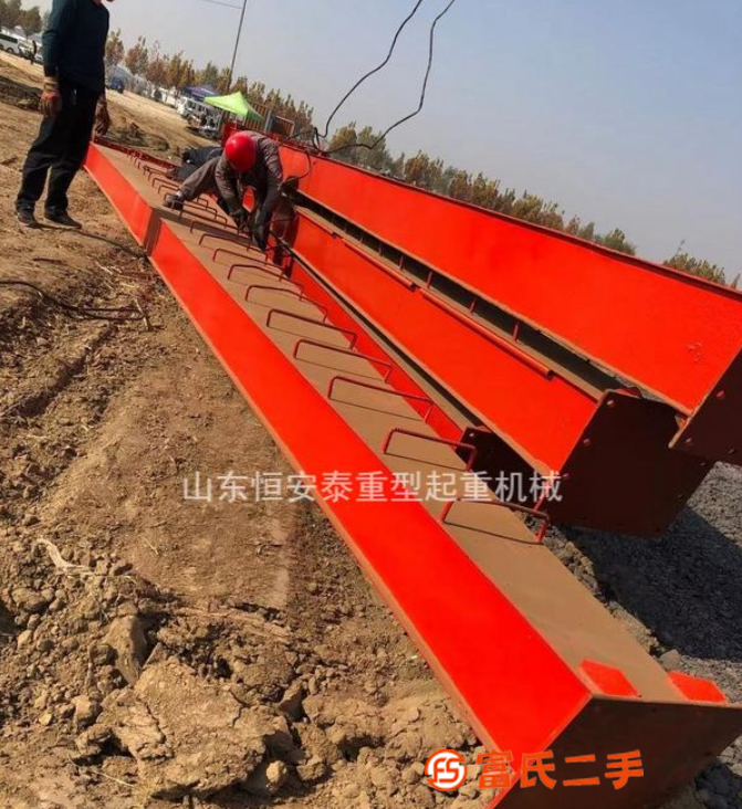 10噸跨度16米包廂龍門吊，有效高度8米。成色如圖，現貨出售