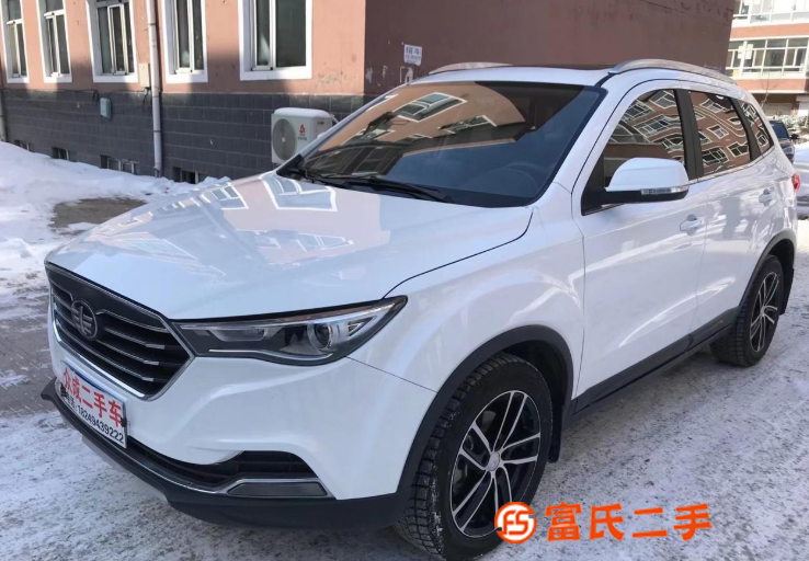 2017年奔騰X40,自動擋，天窗
