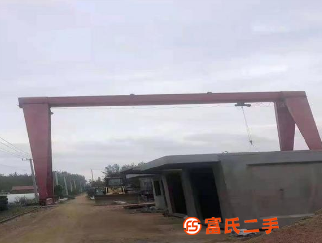 轉讓二手32噸水泥房龍門吊跨度26米懸各7米起重機
