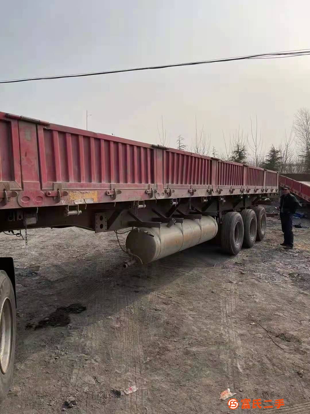 常年出售二手13米60自卸側翻半掛車，車況精品，原車手續