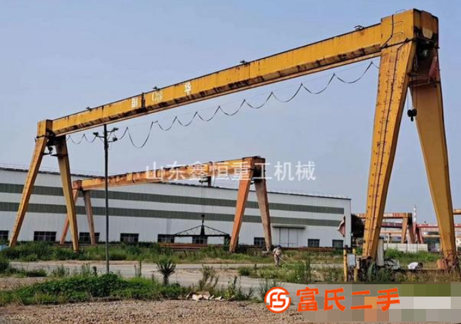 轉讓10噸包廂龍門吊十四臺
