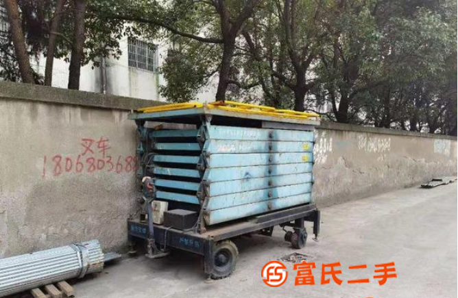 工廠轉讓14米半自動液壓升降機2臺