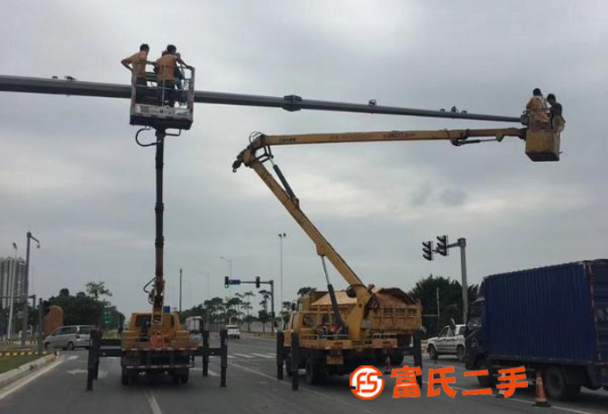 路燈車出租升降機(jī)出租