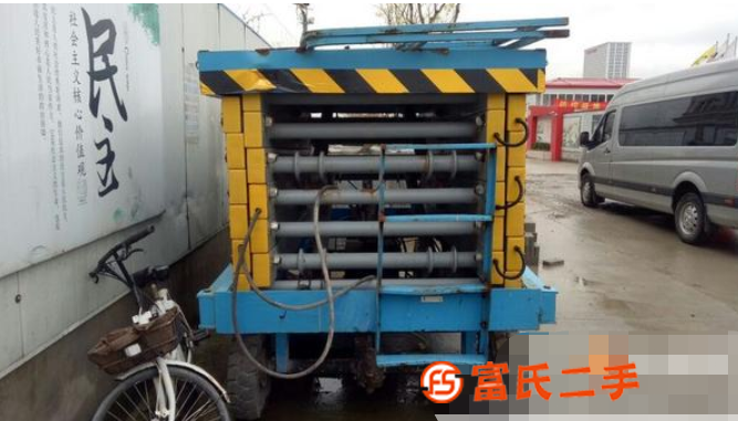 一手轉(zhuǎn)讓剪叉14米自行走升降機