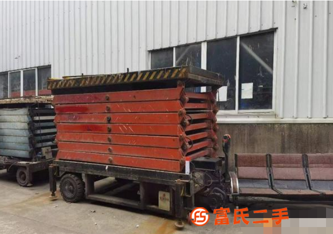 廠家低價轉(zhuǎn)讓16米半自動高空升降機