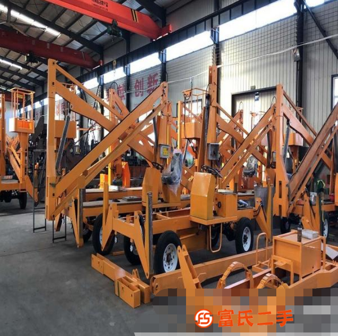 廠家直銷曲臂式升降機液壓升降平臺高空作業平臺維修路燈監控升降