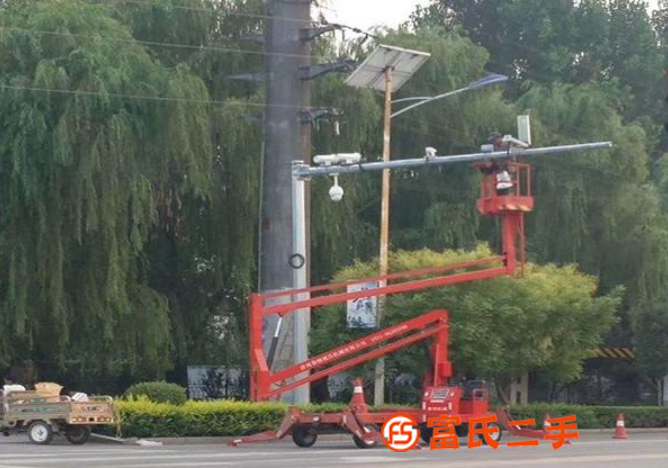 低價出售曲臂式升降平臺液壓升降機高空作業平臺維修路燈升降機