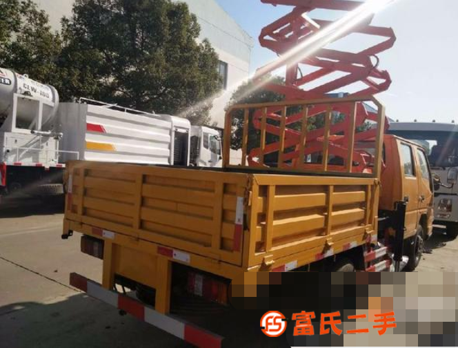 江鈴順達(dá)10米剪叉式升降平臺(tái)車廠家低價(jià)直銷