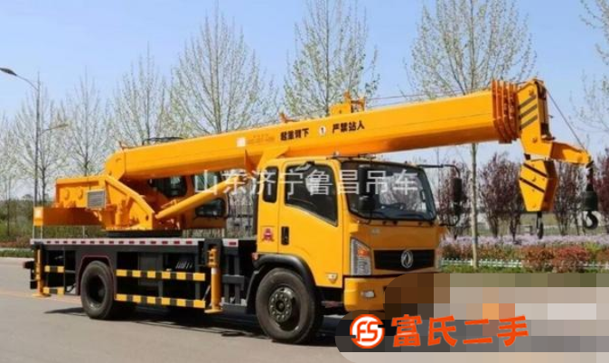 轉(zhuǎn)讓6噸履帶吊12噸廣告牌安裝用