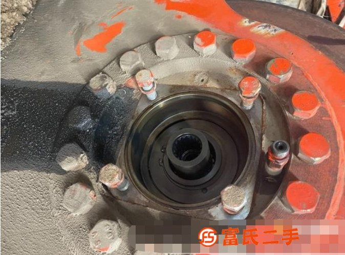 轉(zhuǎn)讓中聯(lián)70噸履帶吊卷揚兩套處理