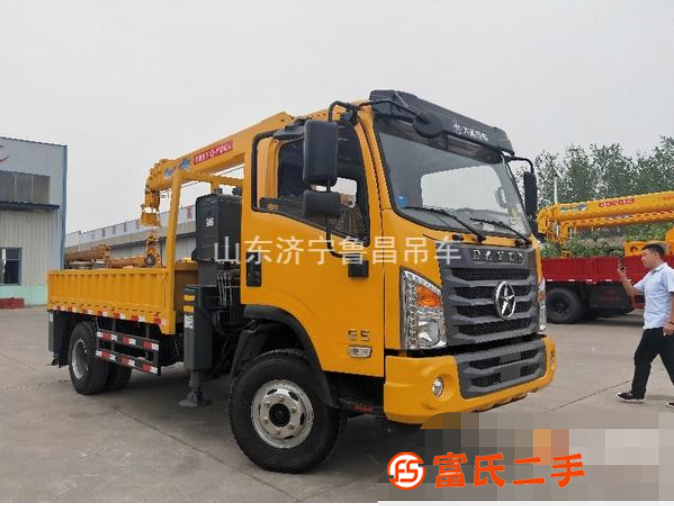 轉(zhuǎn)讓山東濟(jì)寧小吊車隨車吊8噸10噸12噸16噸隨車吊