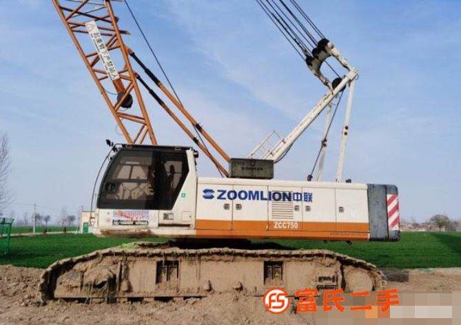 轉(zhuǎn)讓15年中聯(lián)75噸履帶吊車