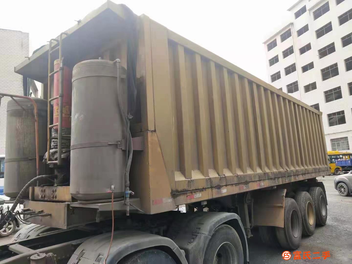 出售二手9米平板自卸后翻半掛車，加寬板簧，原車手續