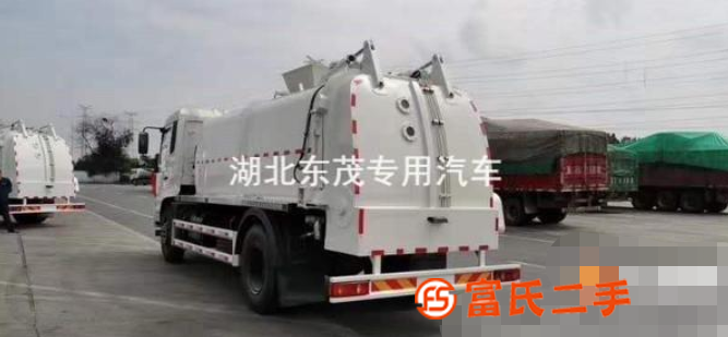 轉(zhuǎn)讓山西太原江鈴垃圾車大量現(xiàn)車包上戶