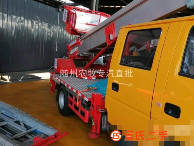 32米云梯車 廠家直銷 價格優(yōu)惠 現(xiàn)車可以分期付款