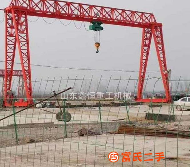 廠家直銷10噸龍門吊,跨度28.5米單梁一臺。