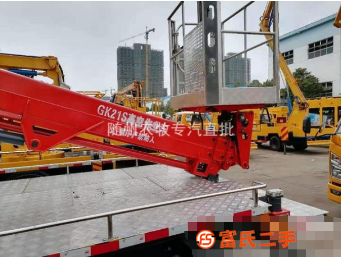 廠家出售 藍牌12-32米高空作業車 可分期付款