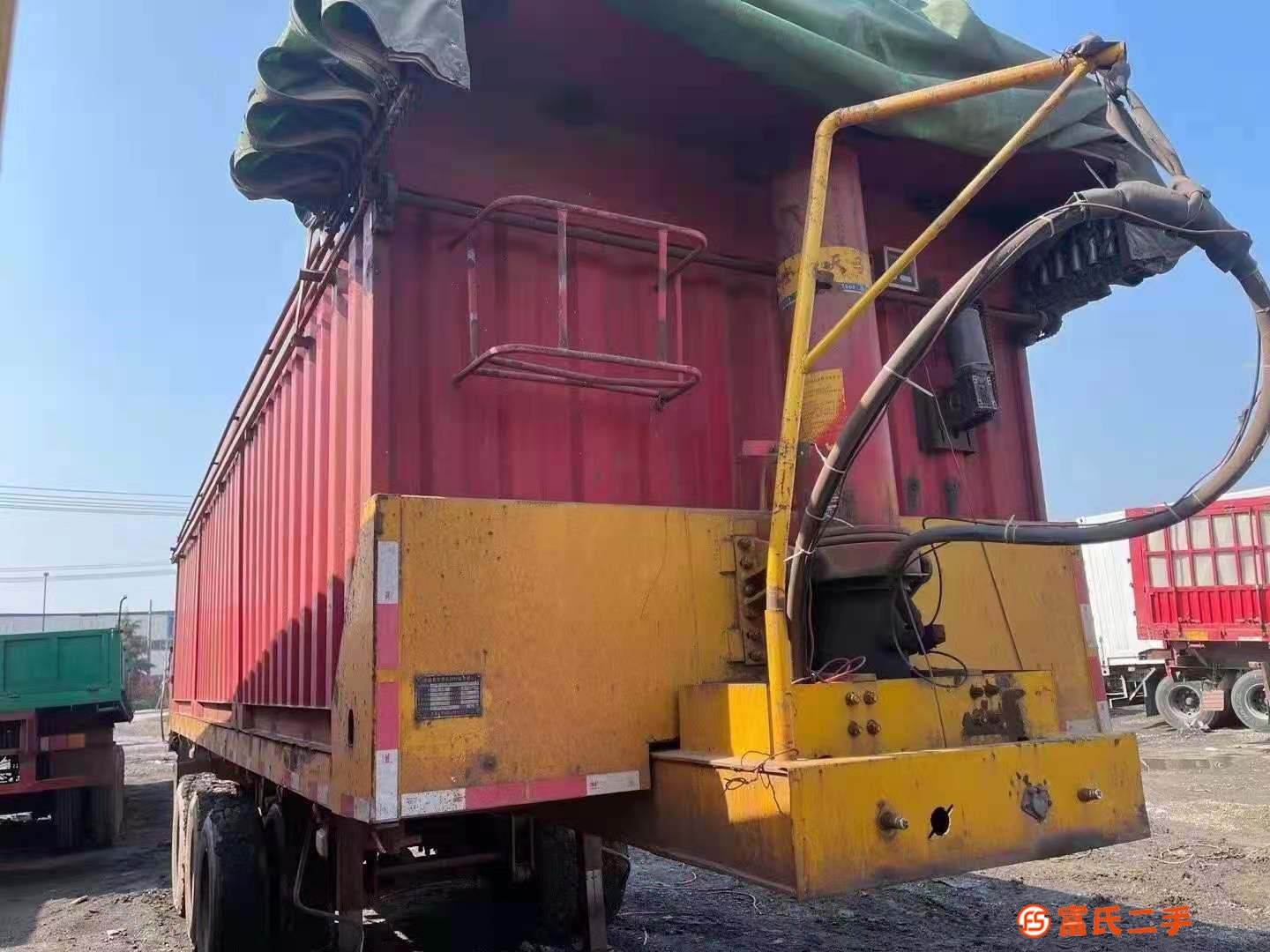 處理二手8.5米平板自卸后翻半掛車 標箱側翻等手續齊全