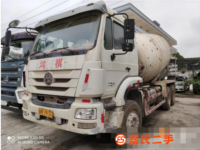 急急急轉(zhuǎn)車況超好的重汽攪拌車兩臺