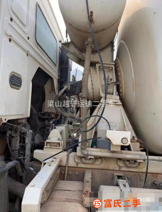 出售多臺15年國四大14方攪拌罐車,手續(xù)隨便提支持按揭。
