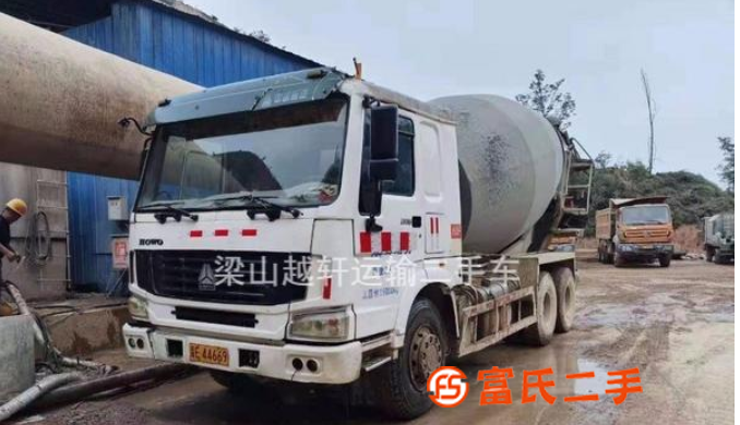 大量出售豪沃大十二方攪拌車,有戶無戶都有,12年至14年的