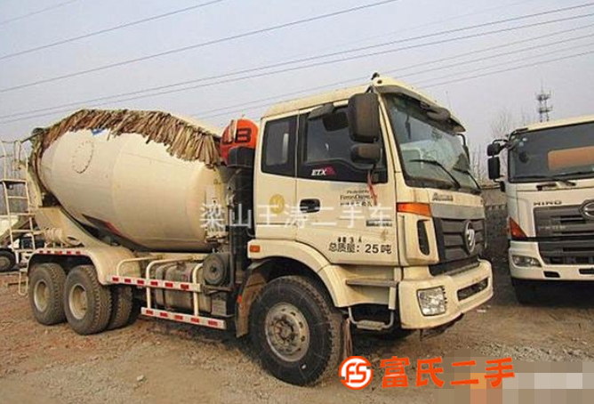 轉(zhuǎn)讓12立方歐曼混凝土攪拌罐車