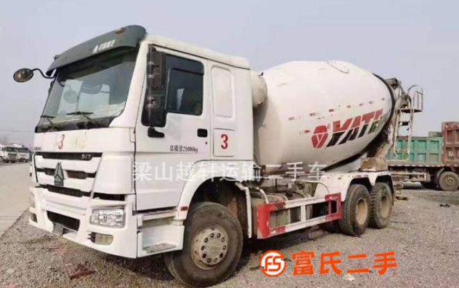 出售一臺14年豪沃亞特大14方攪拌罐車!兩節傳動柱三層大梁~