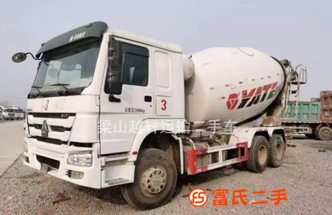 出售一臺14年豪沃亞特大14方攪拌罐車!兩節傳動柱三層大梁~