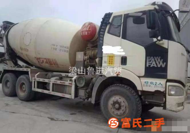 出售一臺14年9月份國四解放大12拉14方攪拌罐車,車況精品