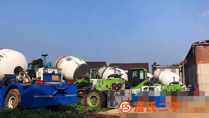 二手自上料攪拌車,二手魯東自上料攪拌機轉讓