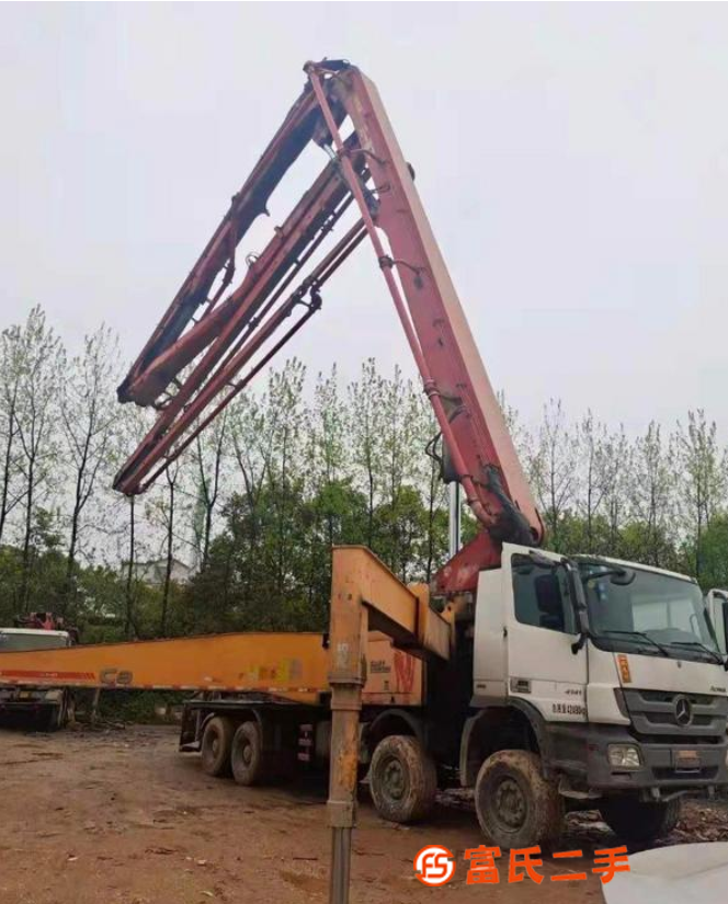 轉(zhuǎn)讓出售三一14年國四奔馳56米泵車,還在洗車保養(yǎng)中,隨時(shí)可